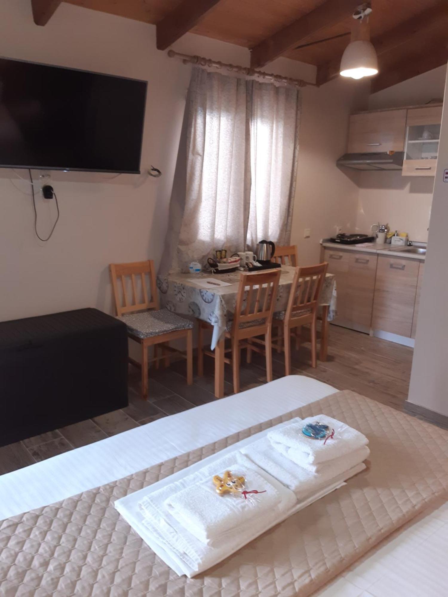 Room Near The Airport Pikérmion Zimmer foto